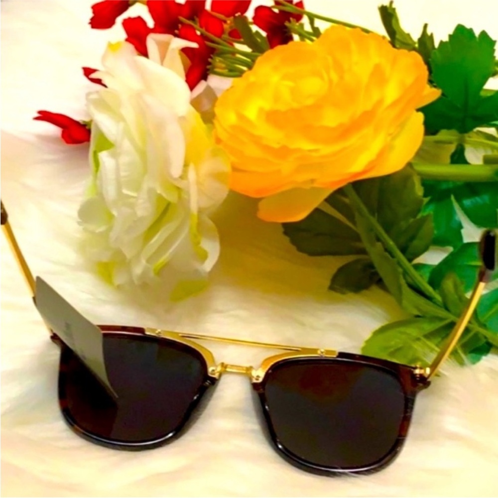 Blue Lens and Tortoiseshell Sunglasses NEW! - Picture 2 of 3